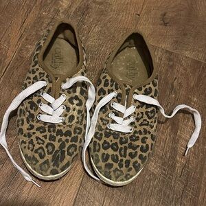 Leopard size 7